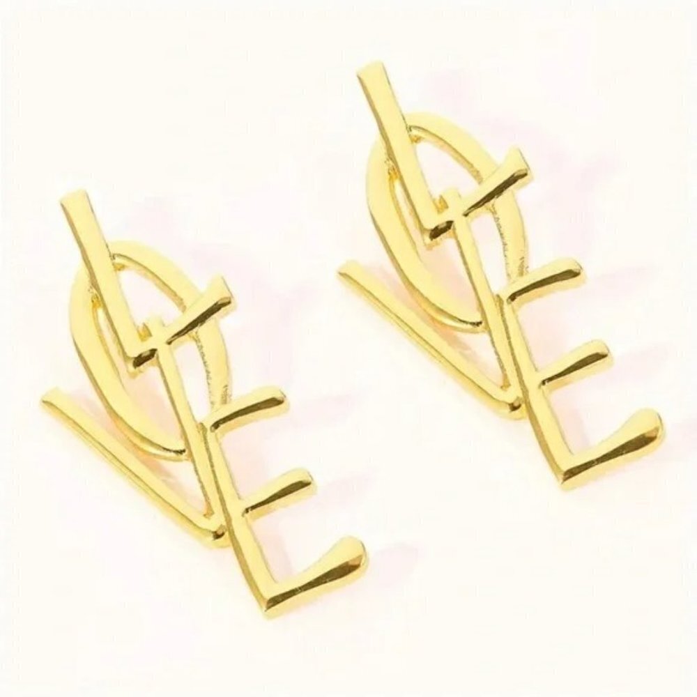 Zara Love Earrings 🔥❤️